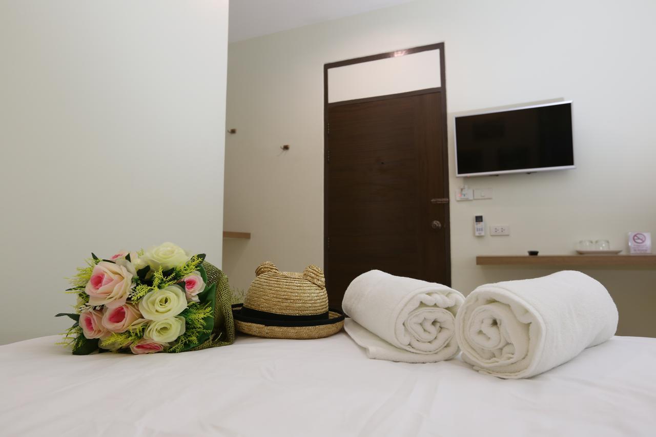 โรงแรมนางรอง Exterior photo